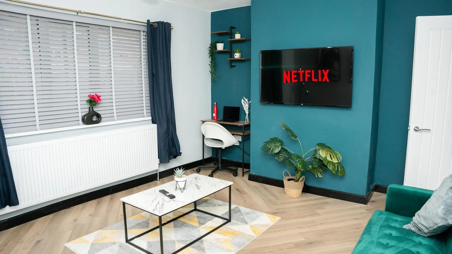 דירה לידס A Modern Home Close To City Centre With Parking